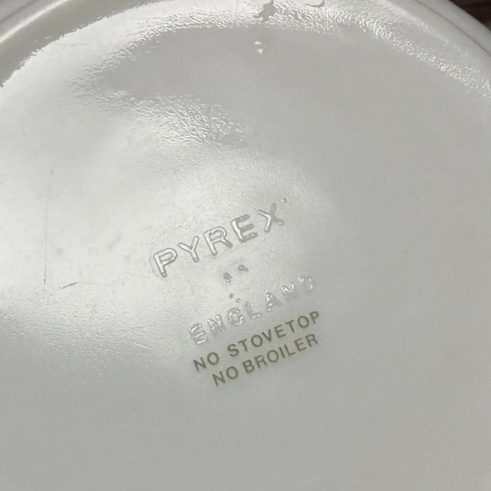 Pyrex tab much floral